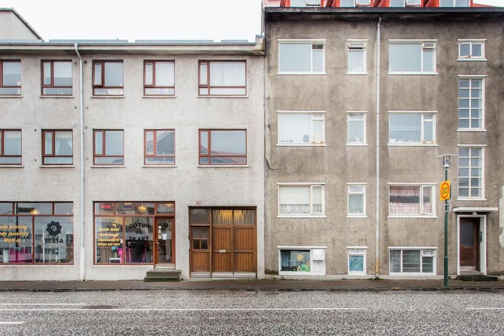City Center Base In A Prime Location In Reykjavík Buitenkant foto